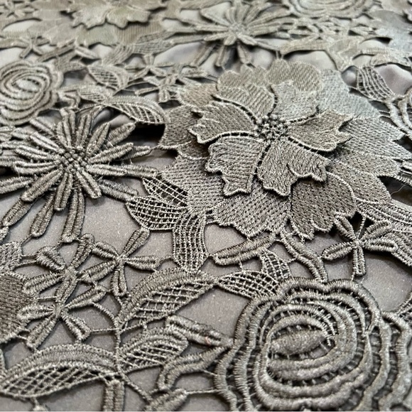 TUCKERNUCK Guipure Black Lace Daphne Dress With Bow Women’s L - Picture 9 of 10